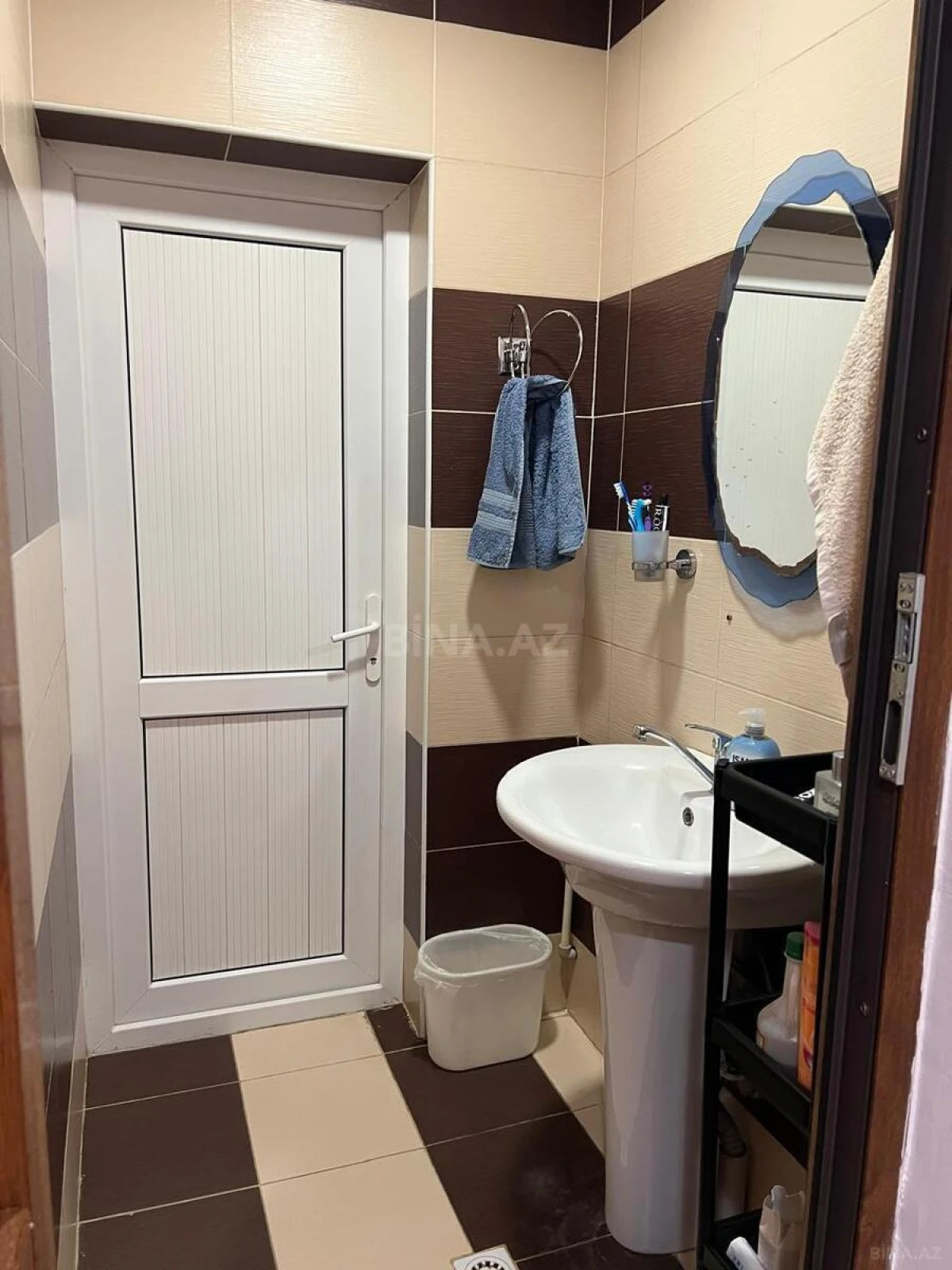 Satılır 5 otaqlı həyət evi 240 m²