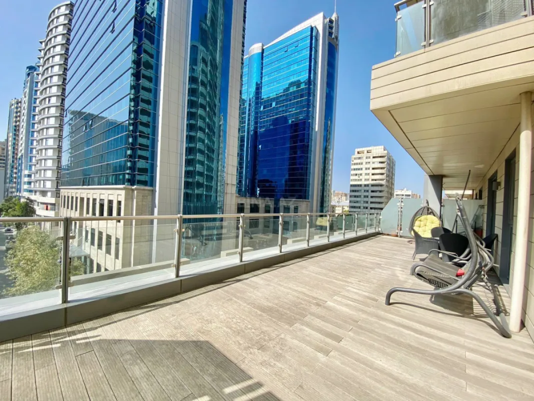 Kirayə verilir 3 otaqlı mənzil 135 m²