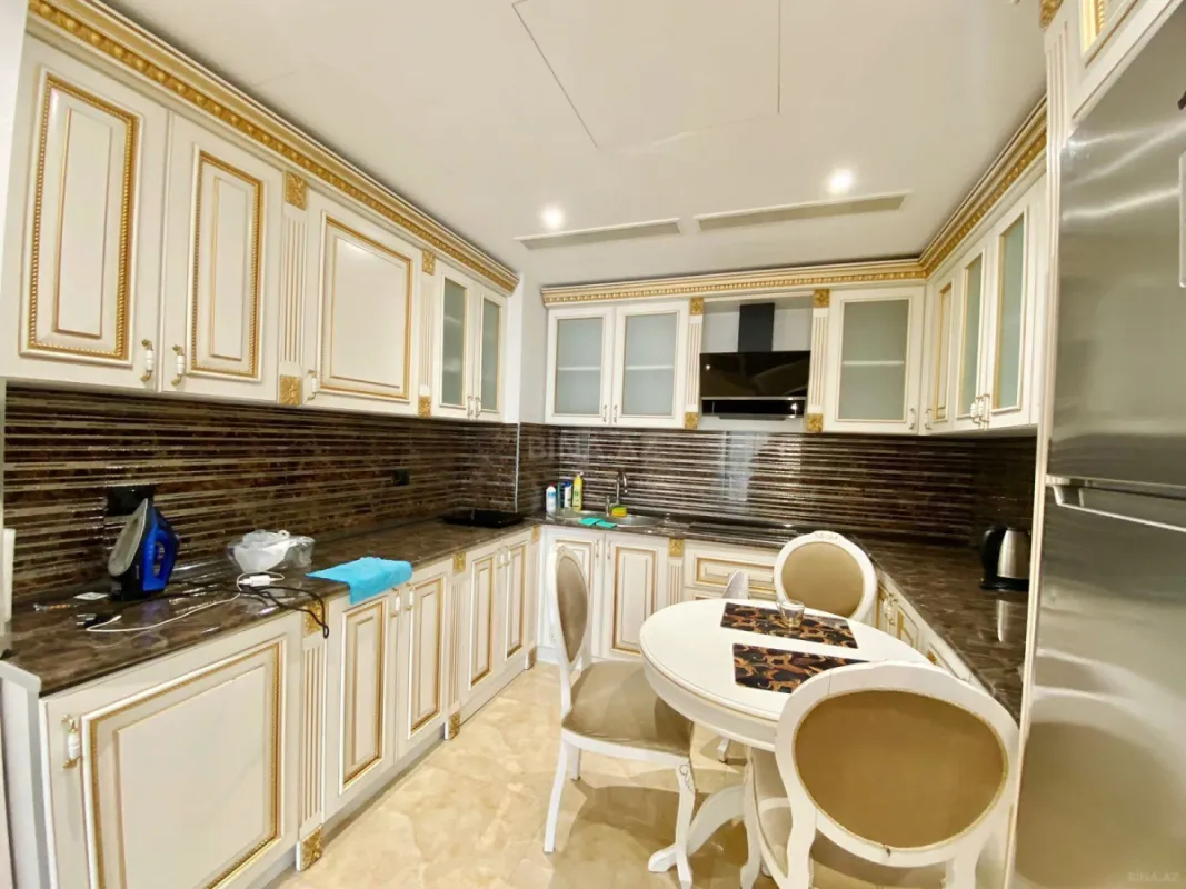 Kirayə verilir 3 otaqlı mənzil 135 m²