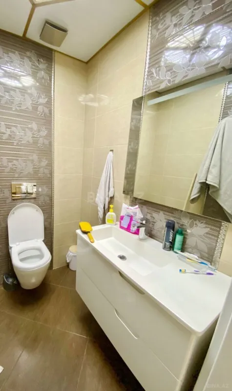 Kirayə verilir 3 otaqlı mənzil 135 m²