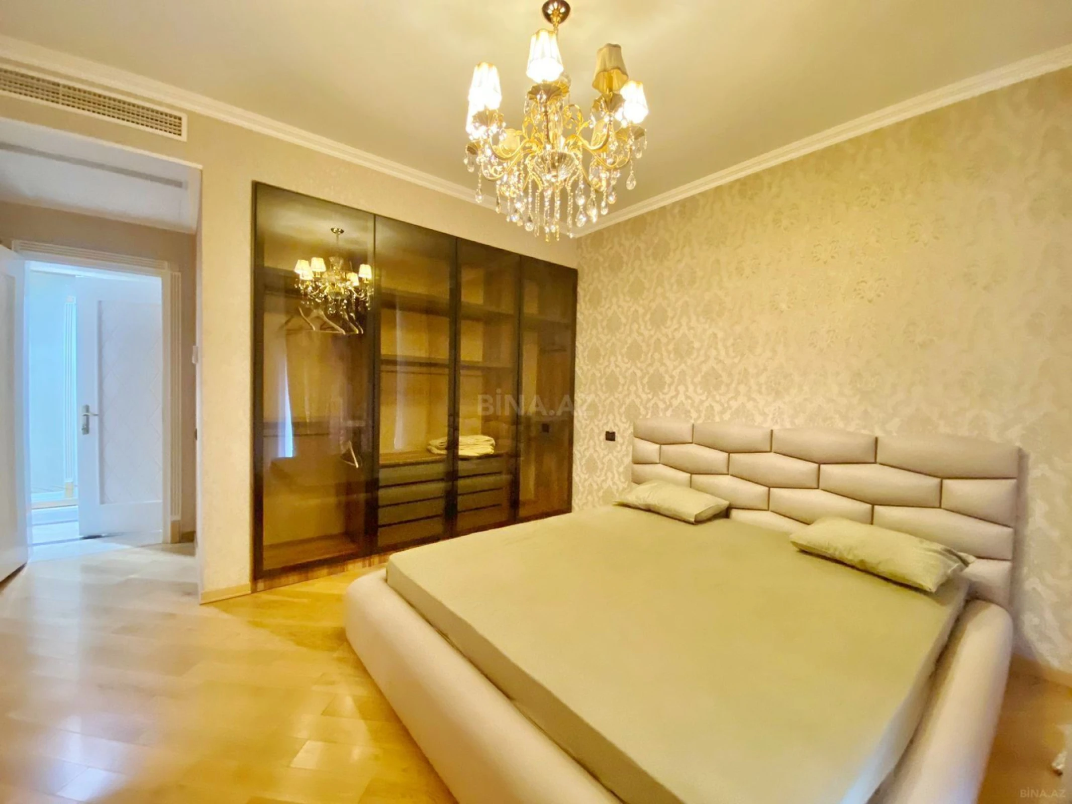 Kirayə verilir 3 otaqlı mənzil 135 m²