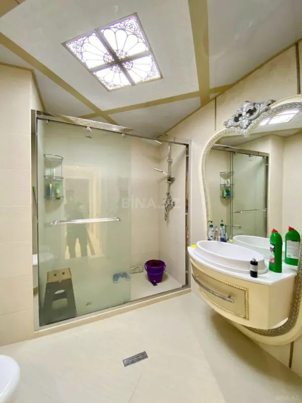 Kirayə verilir 3 otaqlı mənzil 135 m²