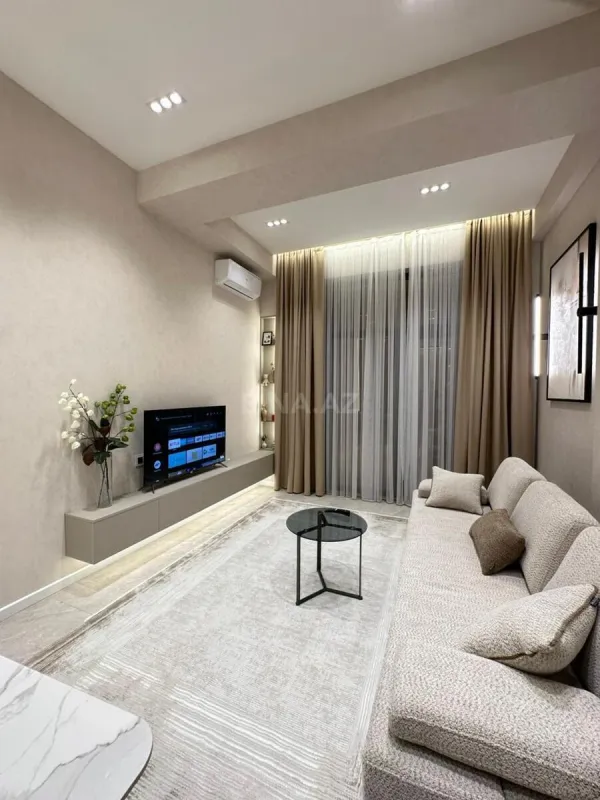 Kirayə verilir 2 otaqlı mənzil 60 m²
