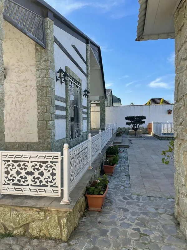 Kirayə verilir 4 otaqlı həyət evi 300 m²