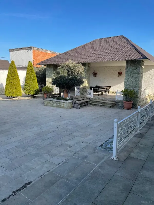 Kirayə verilir 4 otaqlı həyət evi 300 m²