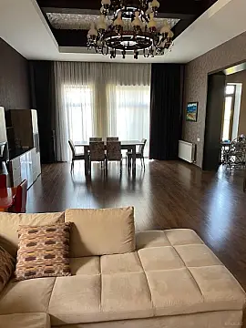 Kirayə verilir 4 otaqlı həyət evi 300 m²