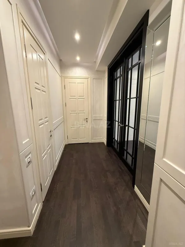 Satılır 3 otaqlı mənzil 130 m²