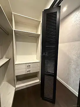 Satılır 3 otaqlı mənzil 130 m²