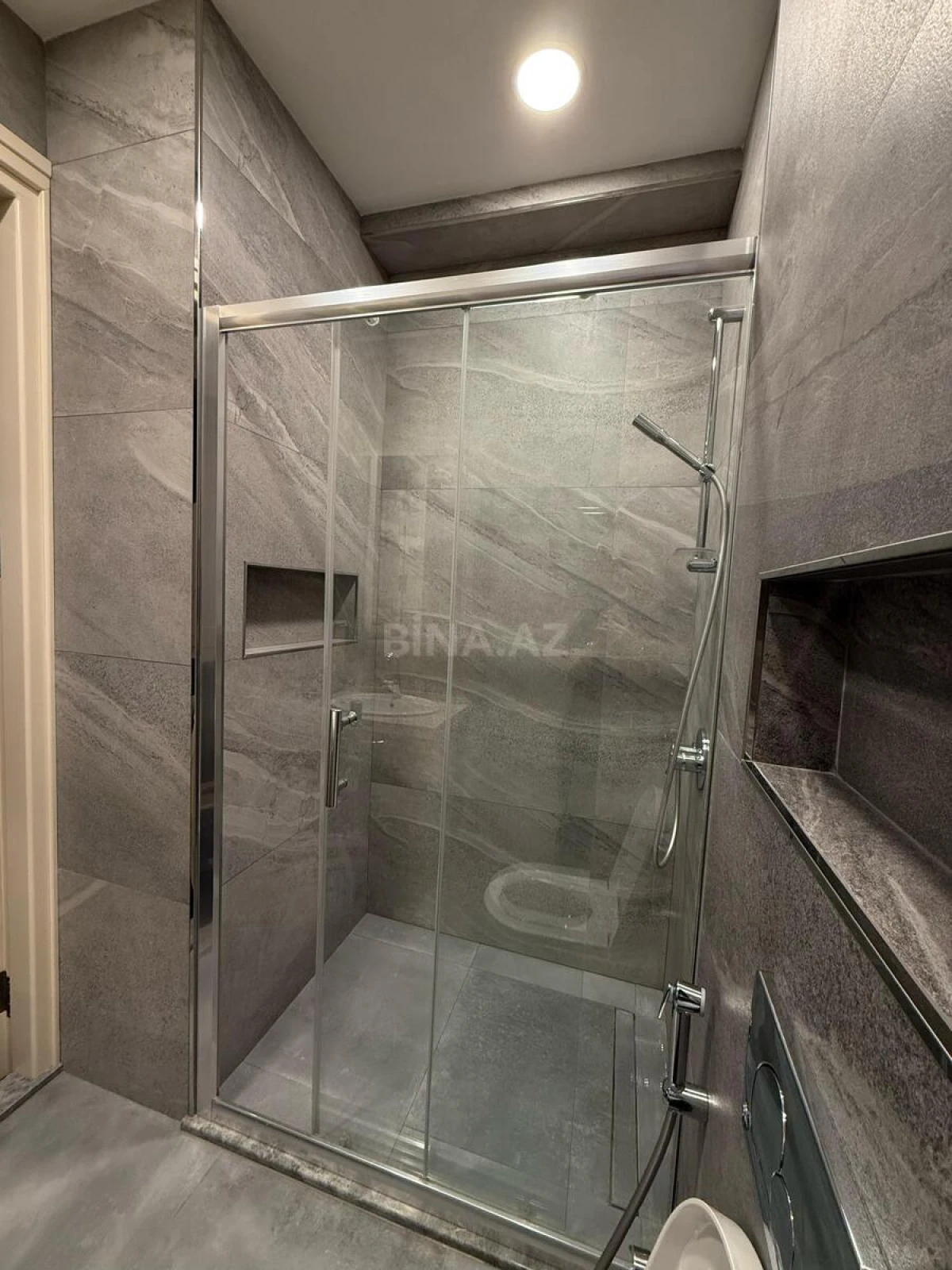 Satılır 3 otaqlı mənzil 130 m²