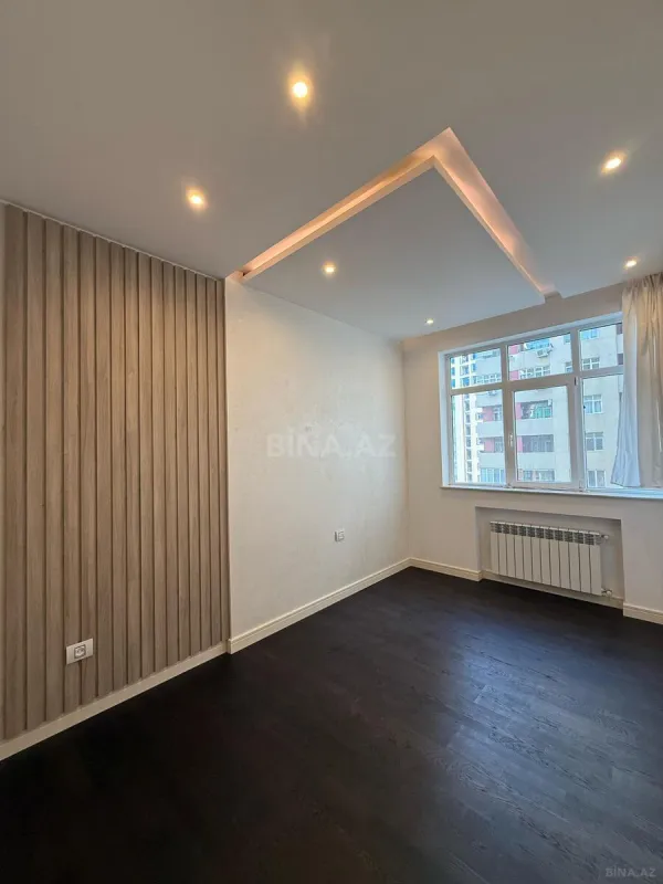 Satılır 3 otaqlı mənzil 130 m²