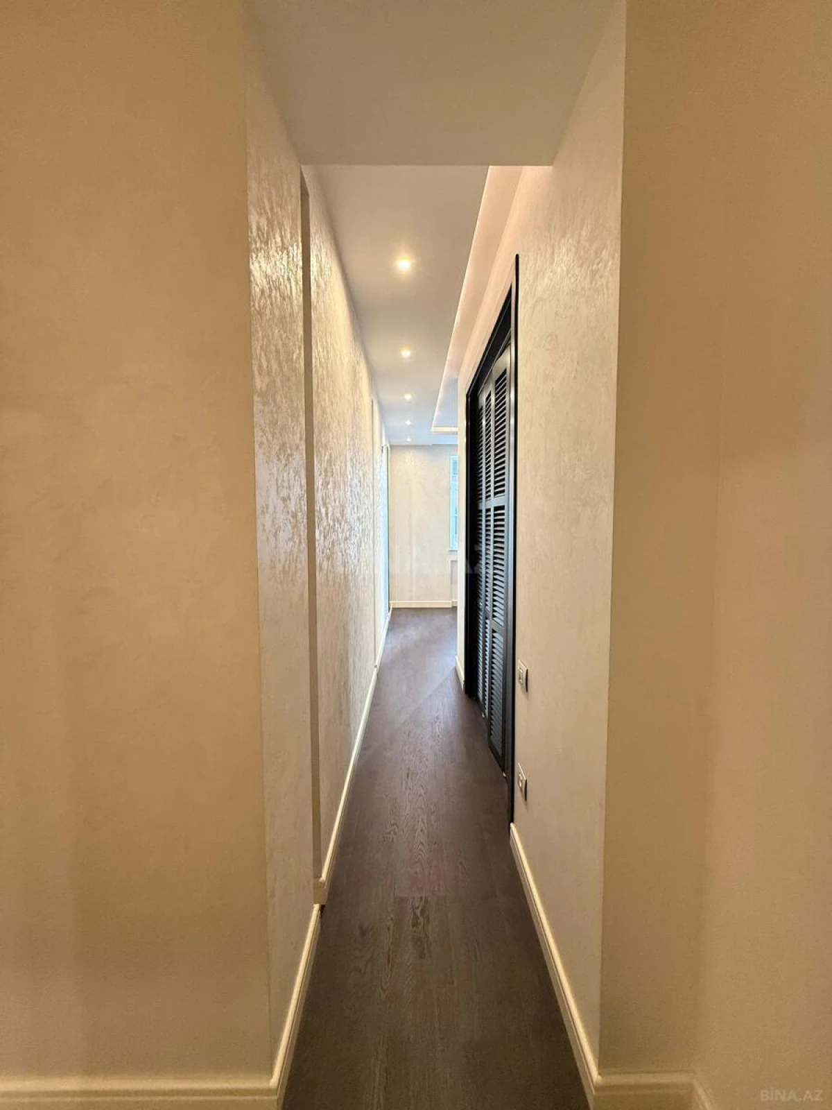 Satılır 3 otaqlı mənzil 130 m²