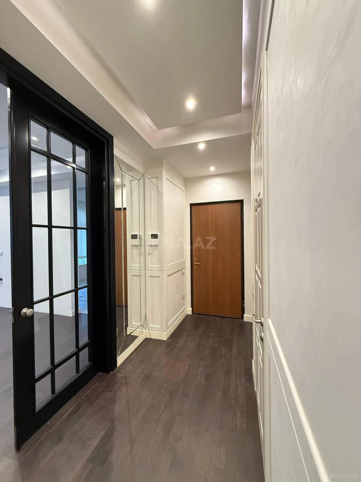 Satılır 3 otaqlı mənzil 130 m²