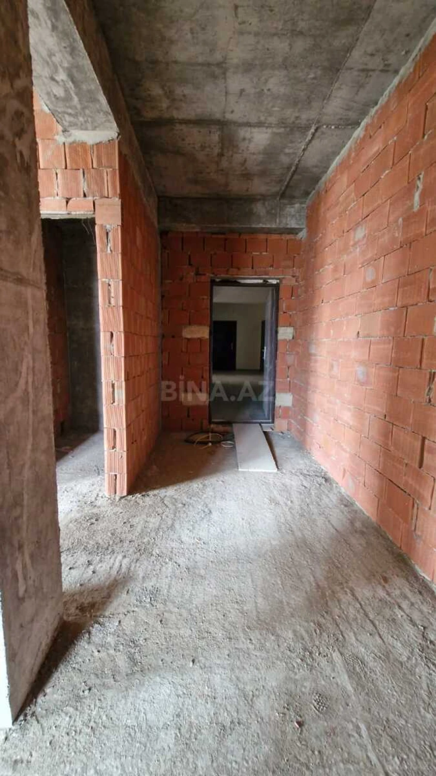 Satılır 2 otaqlı mənzil 69 m²