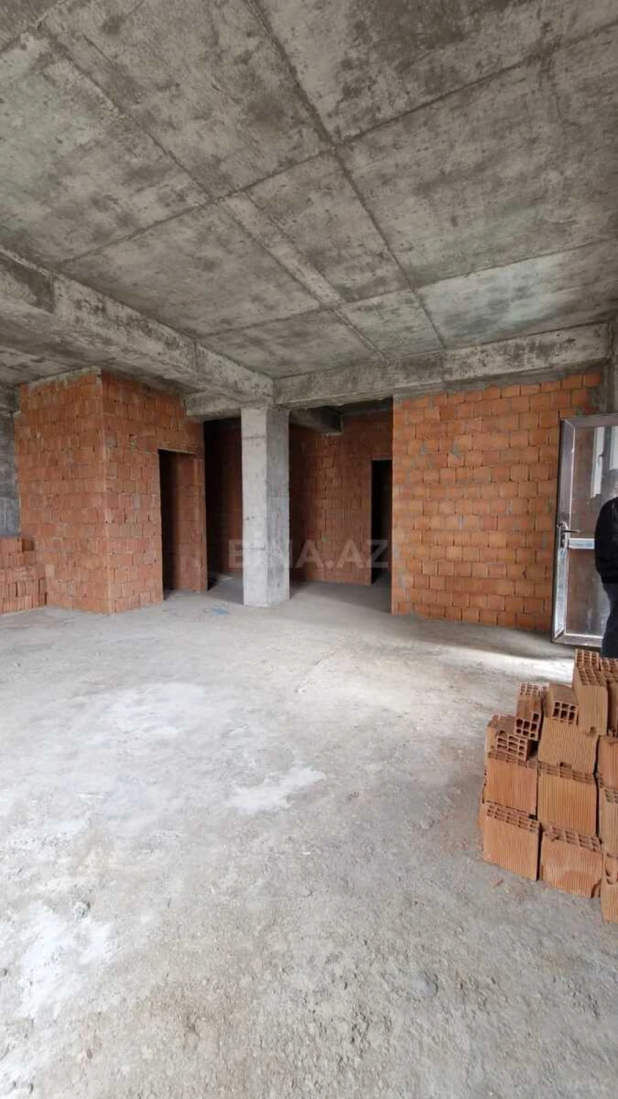 Satılır 2 otaqlı mənzil 69 m²