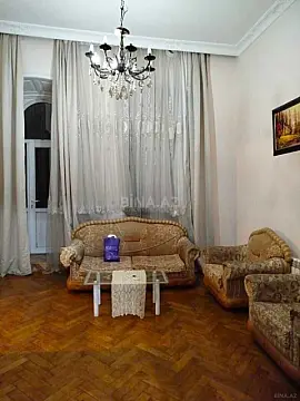 Kirayə verilir 2 otaqlı mənzil 65 m²