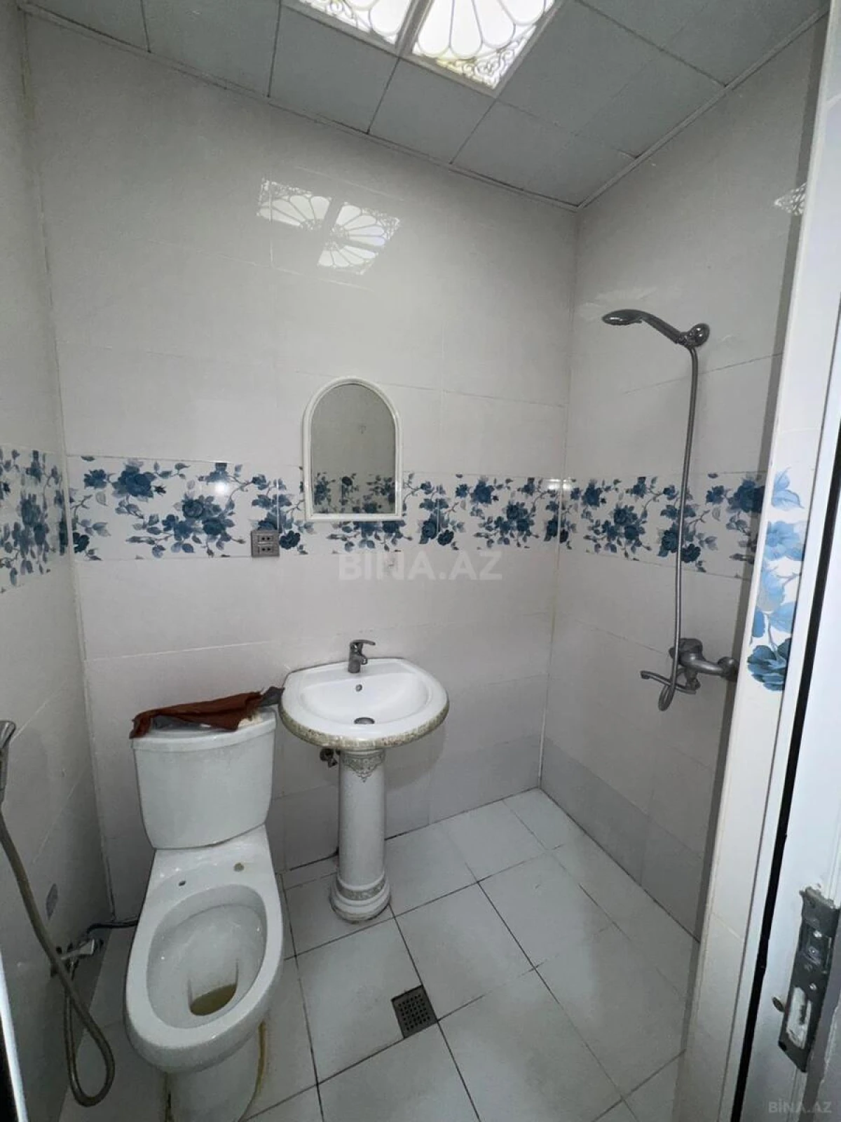 Kirayə verilir 2 otaqlı mənzil 65 m²