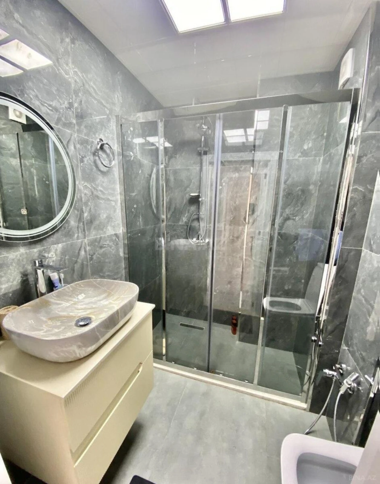 Satılır 2 otaqlı mənzil 52.9 m²