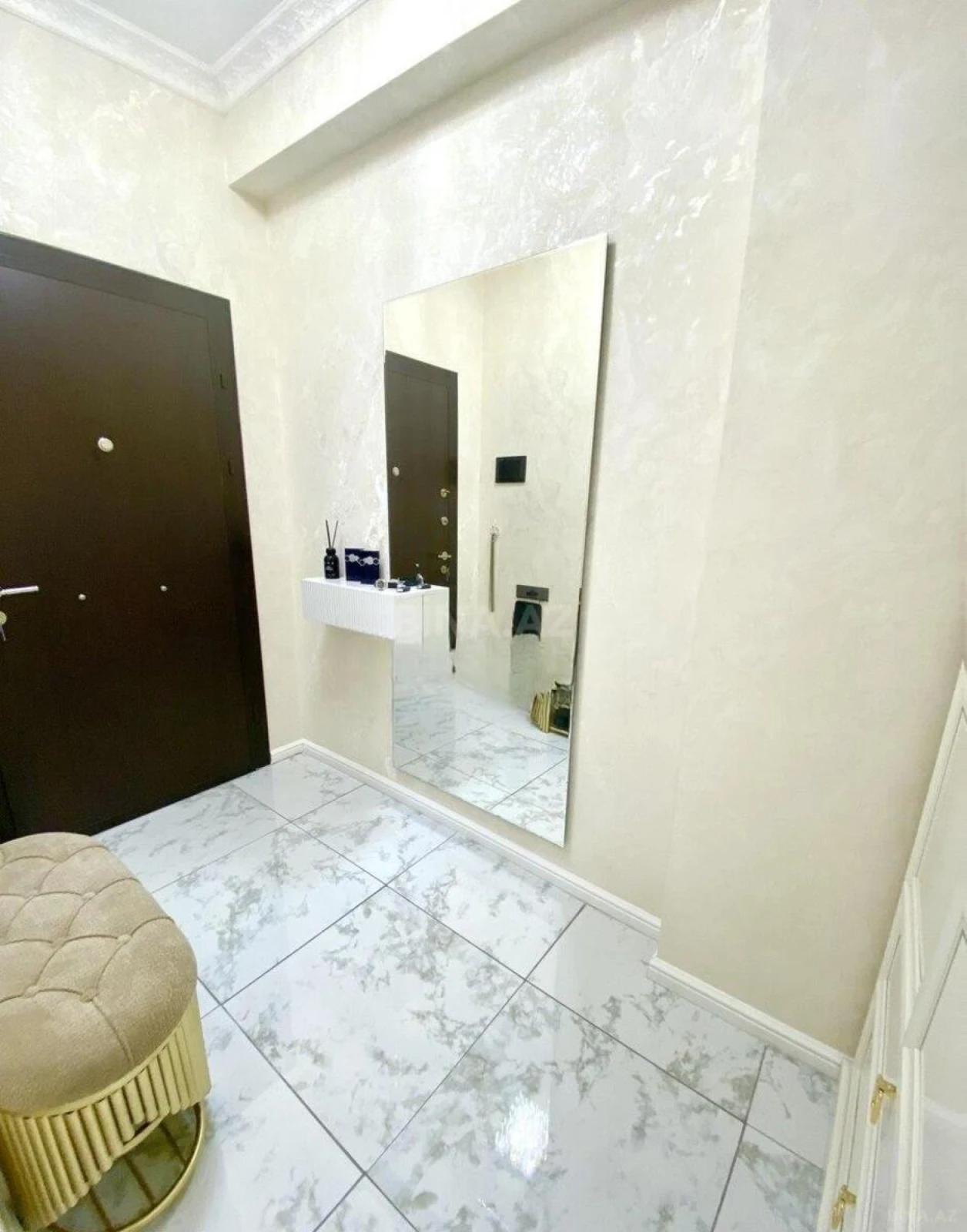 Satılır 2 otaqlı mənzil 52.9 m²