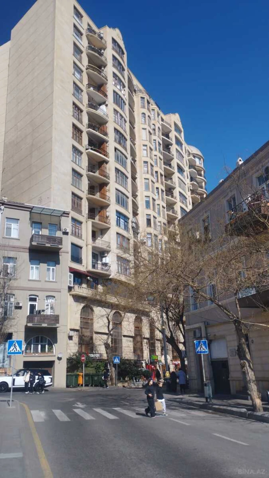 Kirayə verilir 4 otaqlı mənzil 181 m²