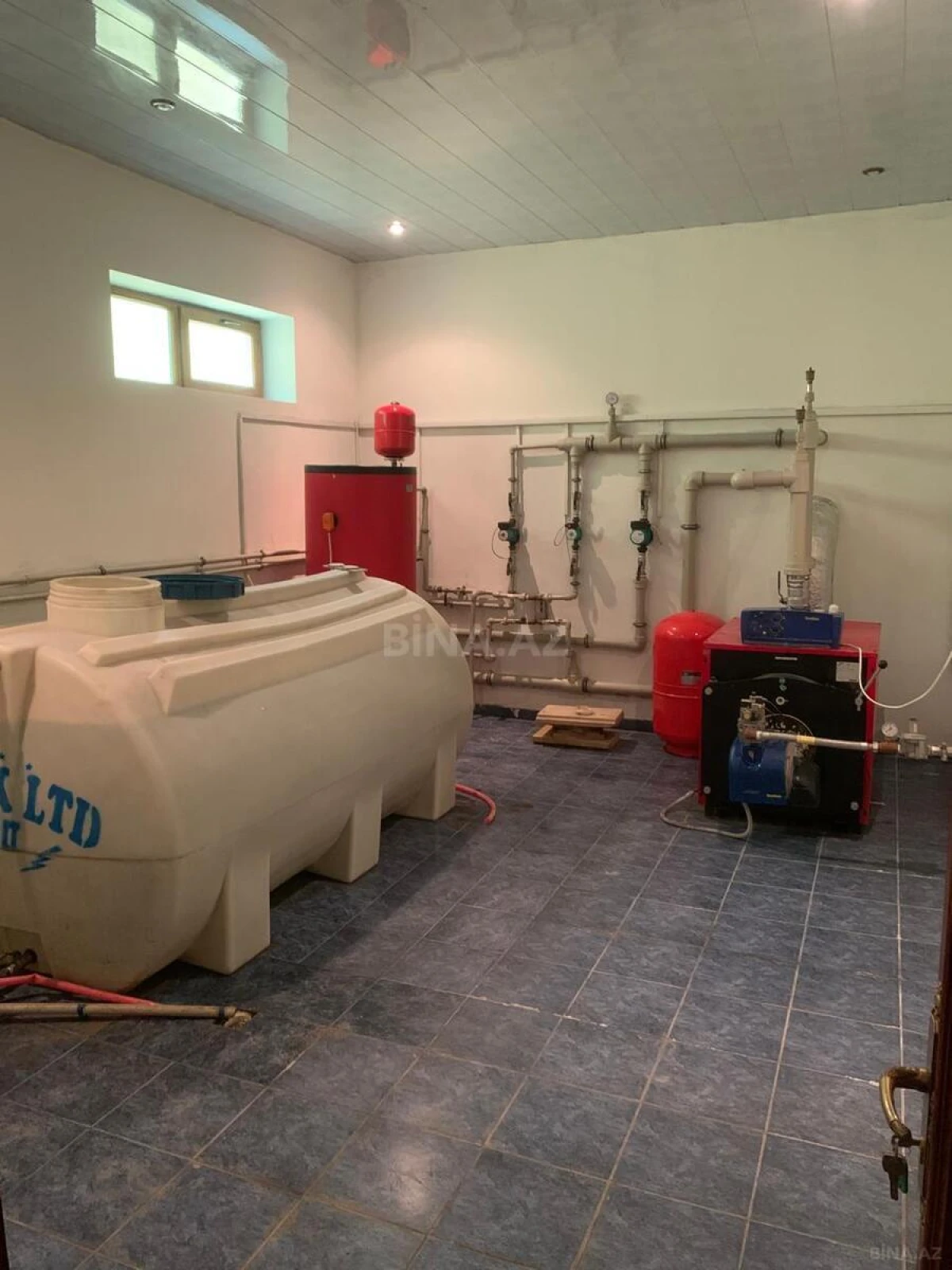 Kirayə verilir 10 otaqlı həyət evi 450 m²