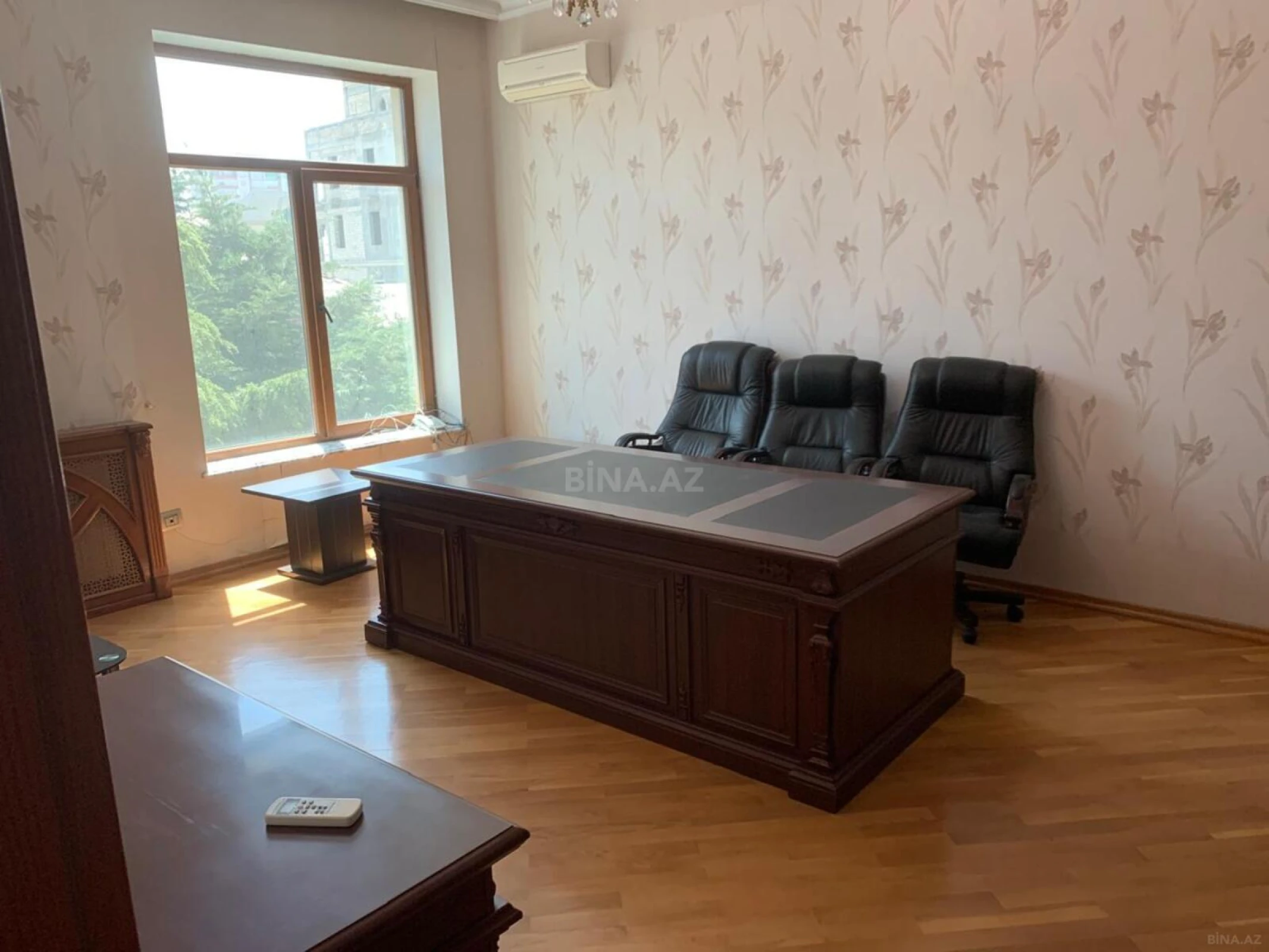 Kirayə verilir 10 otaqlı həyət evi 450 m²