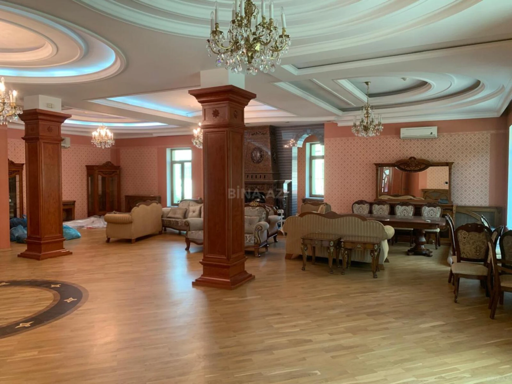Kirayə verilir 10 otaqlı həyət evi 450 m²