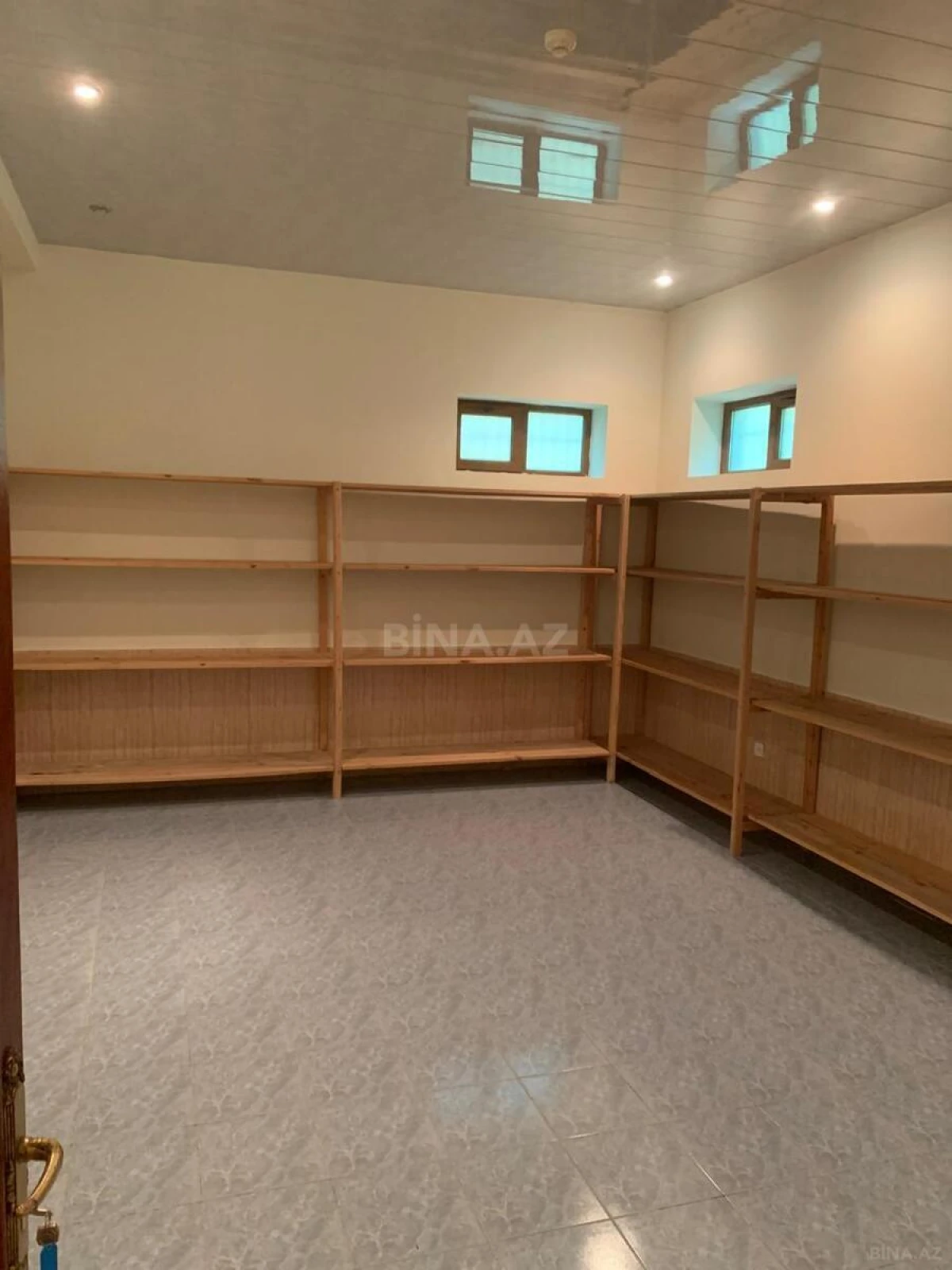 Kirayə verilir 10 otaqlı həyət evi 450 m²