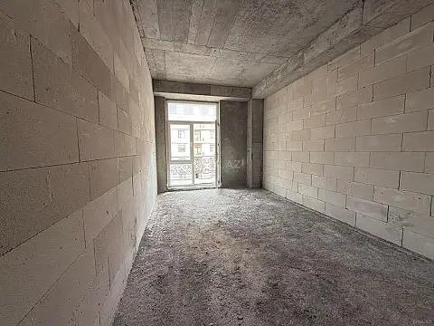 Satılır 3 otaqlı mənzil 132 m²