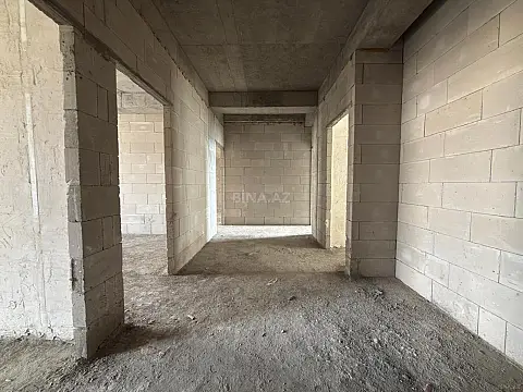 Satılır 3 otaqlı mənzil 132 m²