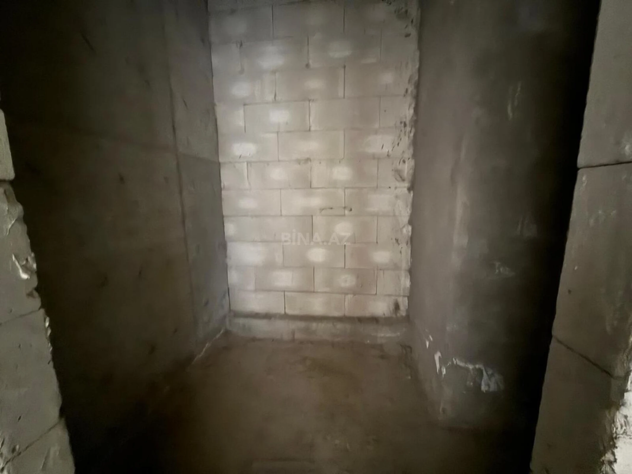 Satılır 3 otaqlı mənzil 132 m²