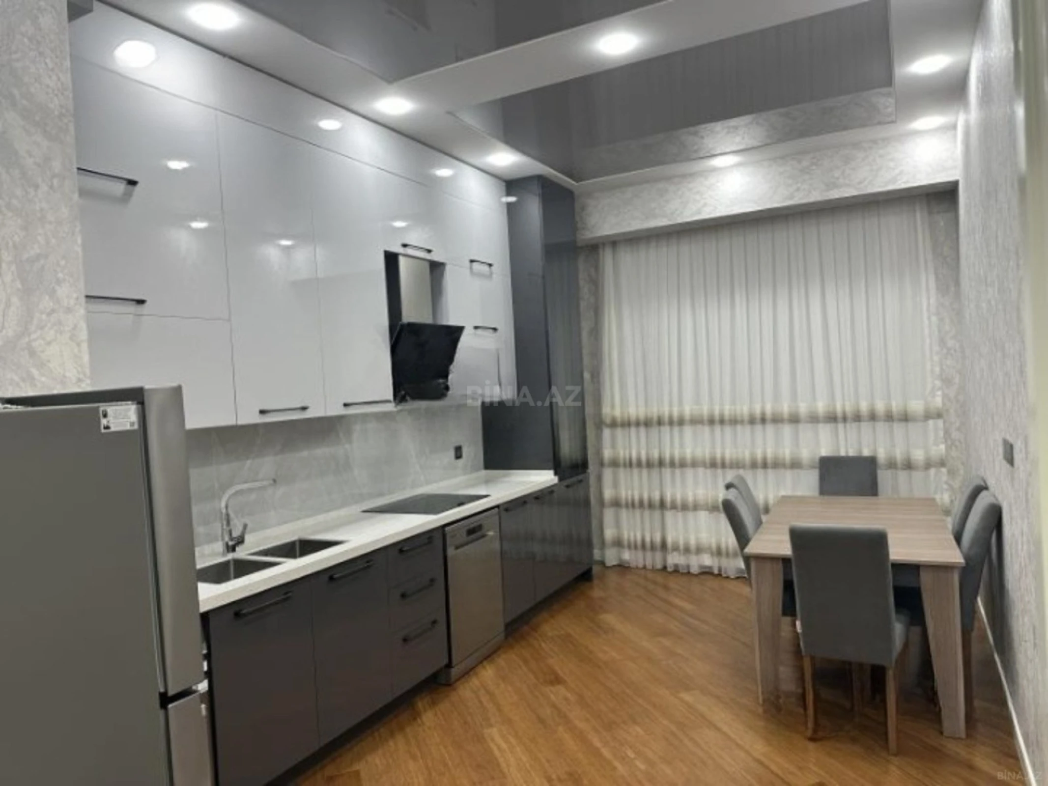 Kirayə verilir 2 otaqlı mənzil 92 m²