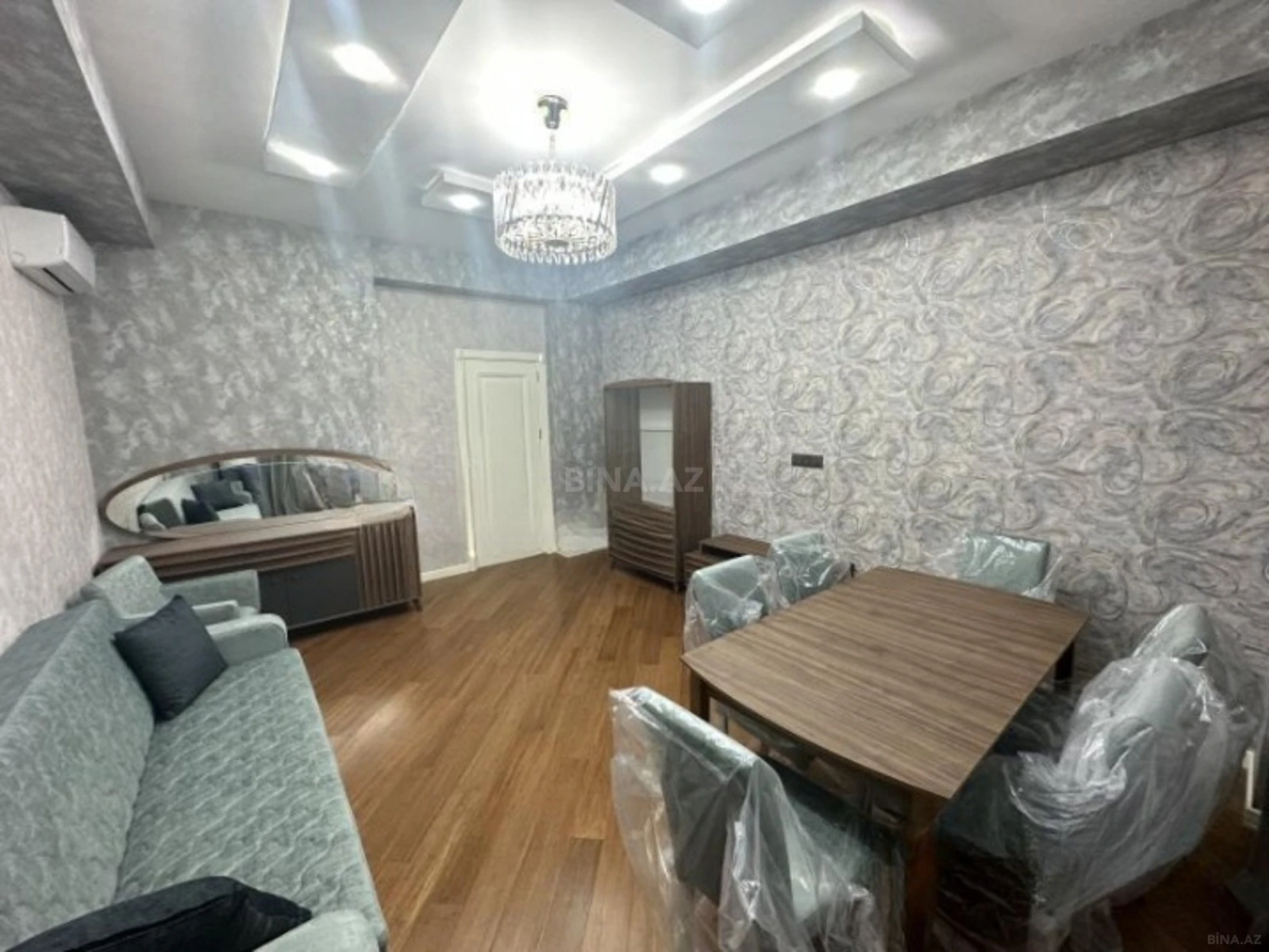 Kirayə verilir 2 otaqlı mənzil 92 m²