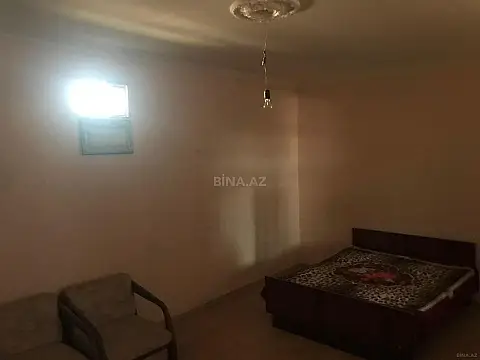 Satılır 9 otaqlı həyət evi 400 m²
