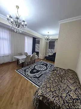 Kirayə verilir 4 otaqlı mənzil 130 m² — Bakı, Nizami 4 otaq 130.00 m²