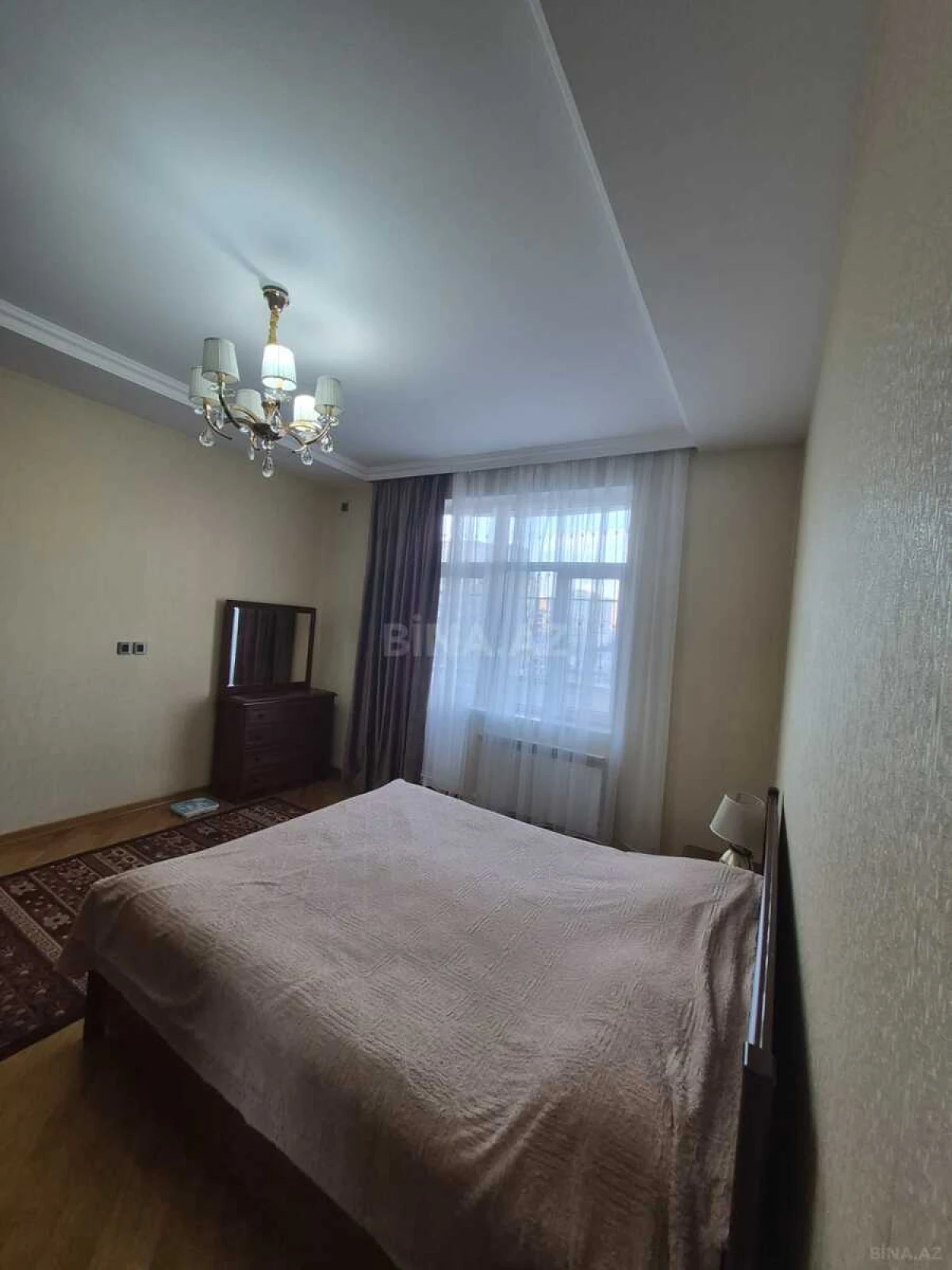 Kirayə verilir 4 otaqlı mənzil 130 m²