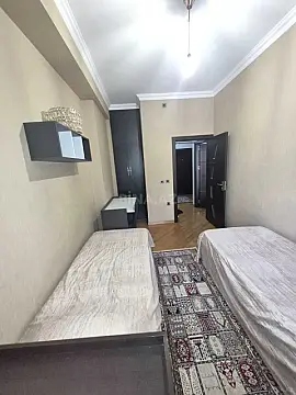 Kirayə verilir 4 otaqlı mənzil 130 m²