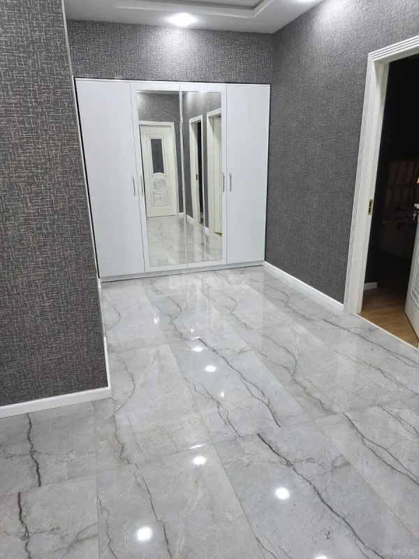 Kirayə verilir 3 otaqlı mənzil 148 m²