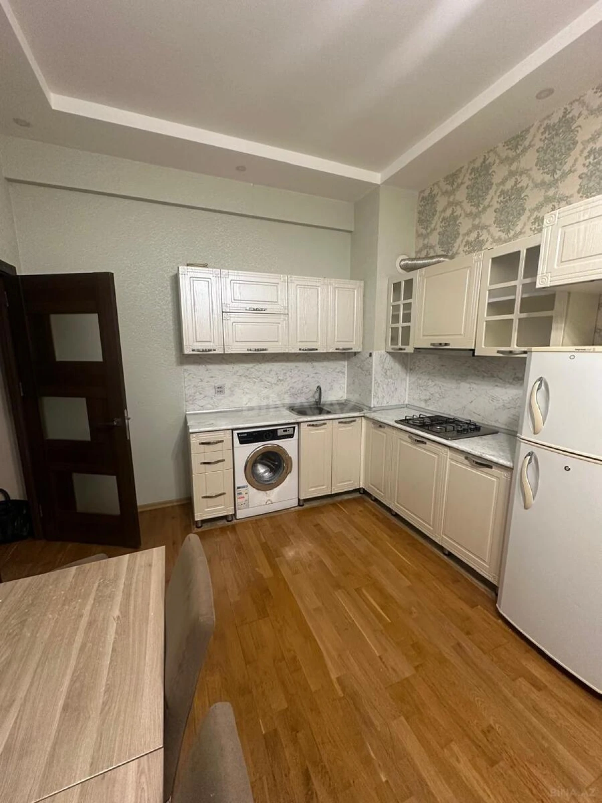 Kirayə verilir 2 otaqlı mənzil 60 m²