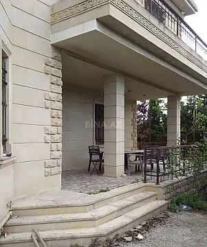 Satılır 6 otaqlı həyət evi 300 m²