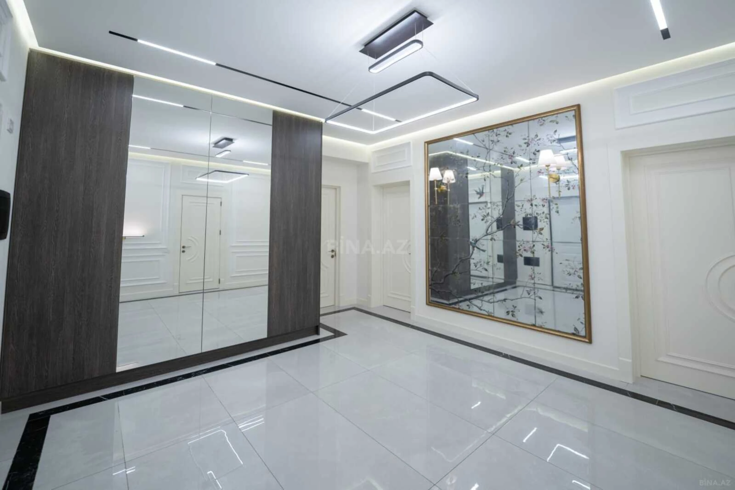 Satılır 3 otaqlı mənzil 123 m²