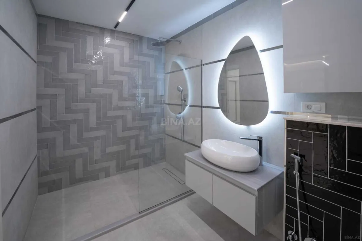 Satılır 3 otaqlı mənzil 123 m²