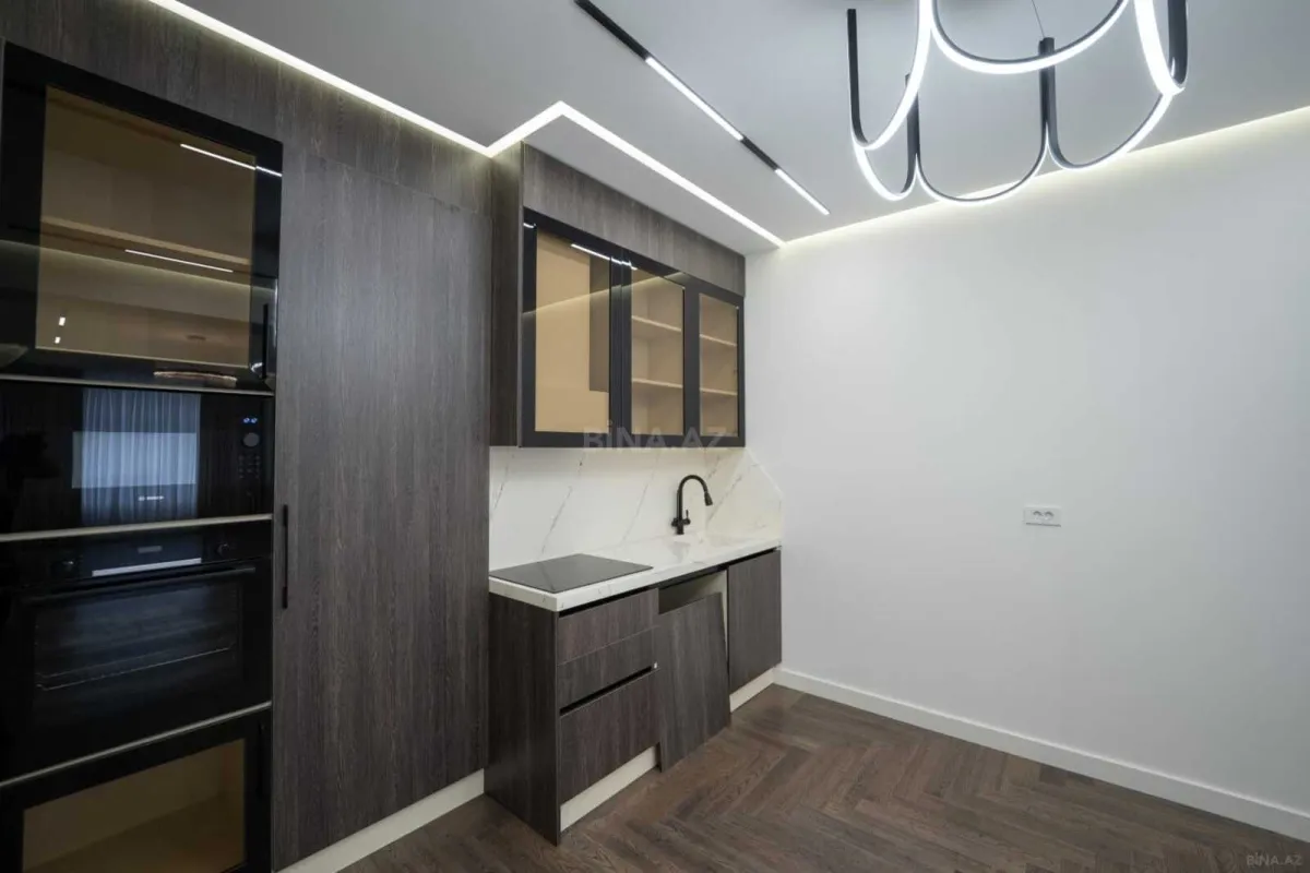 Satılır 3 otaqlı mənzil 123 m²