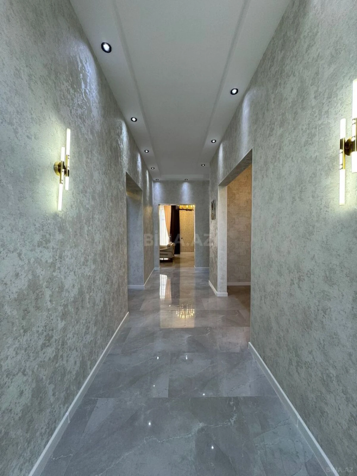 Satılır 4 otaqlı həyət evi 270 m²