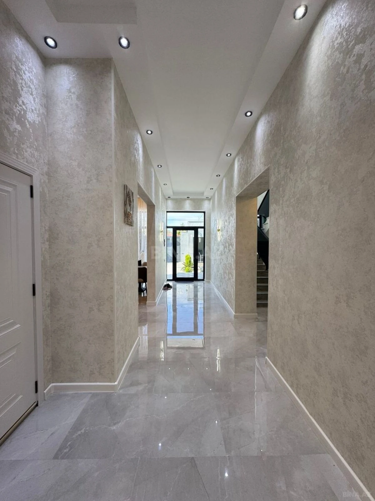 Satılır 4 otaqlı həyət evi 270 m²