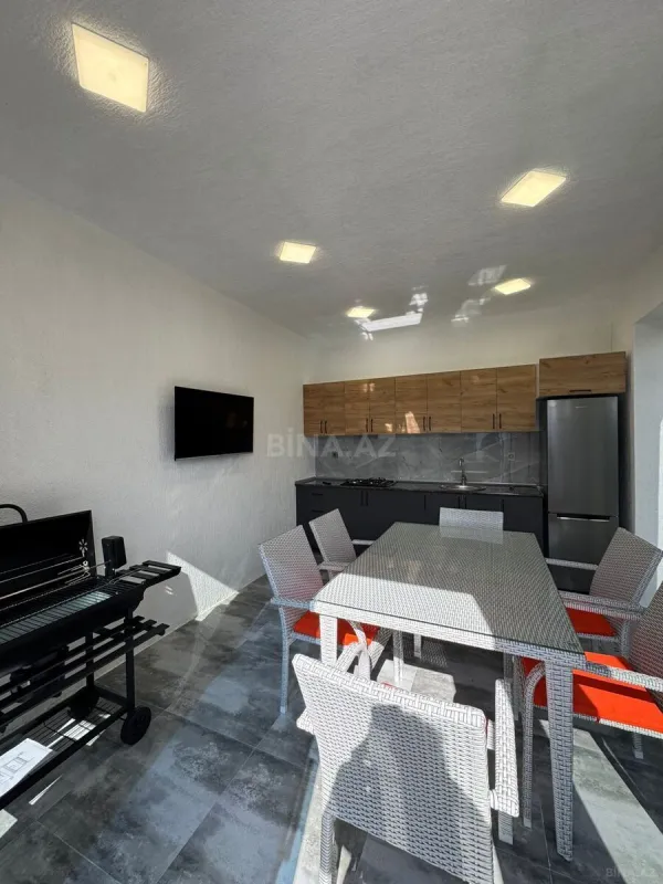 Satılır 4 otaqlı həyət evi 270 m²