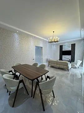 Satılır 4 otaqlı həyət evi 270 m²