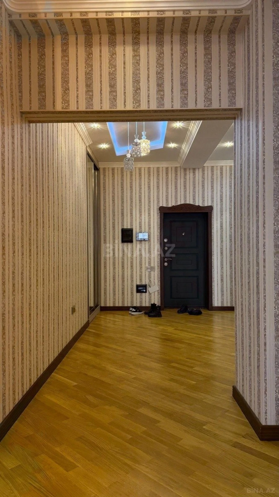 Kirayə verilir 2 otaqlı mənzil 110 m²