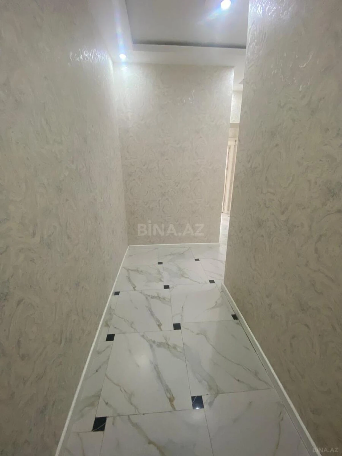 Kirayə verilir 2 otaqlı mənzil 78 m²