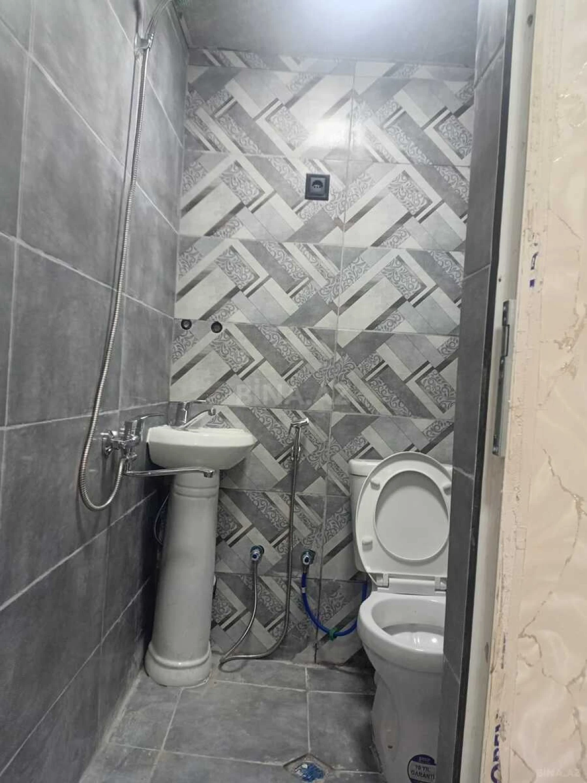 Satılır 1 otaqlı mənzil 18 m²
