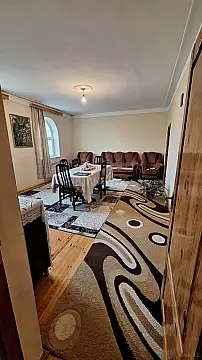 Satılır 9 otaqlı həyət evi 220 m²